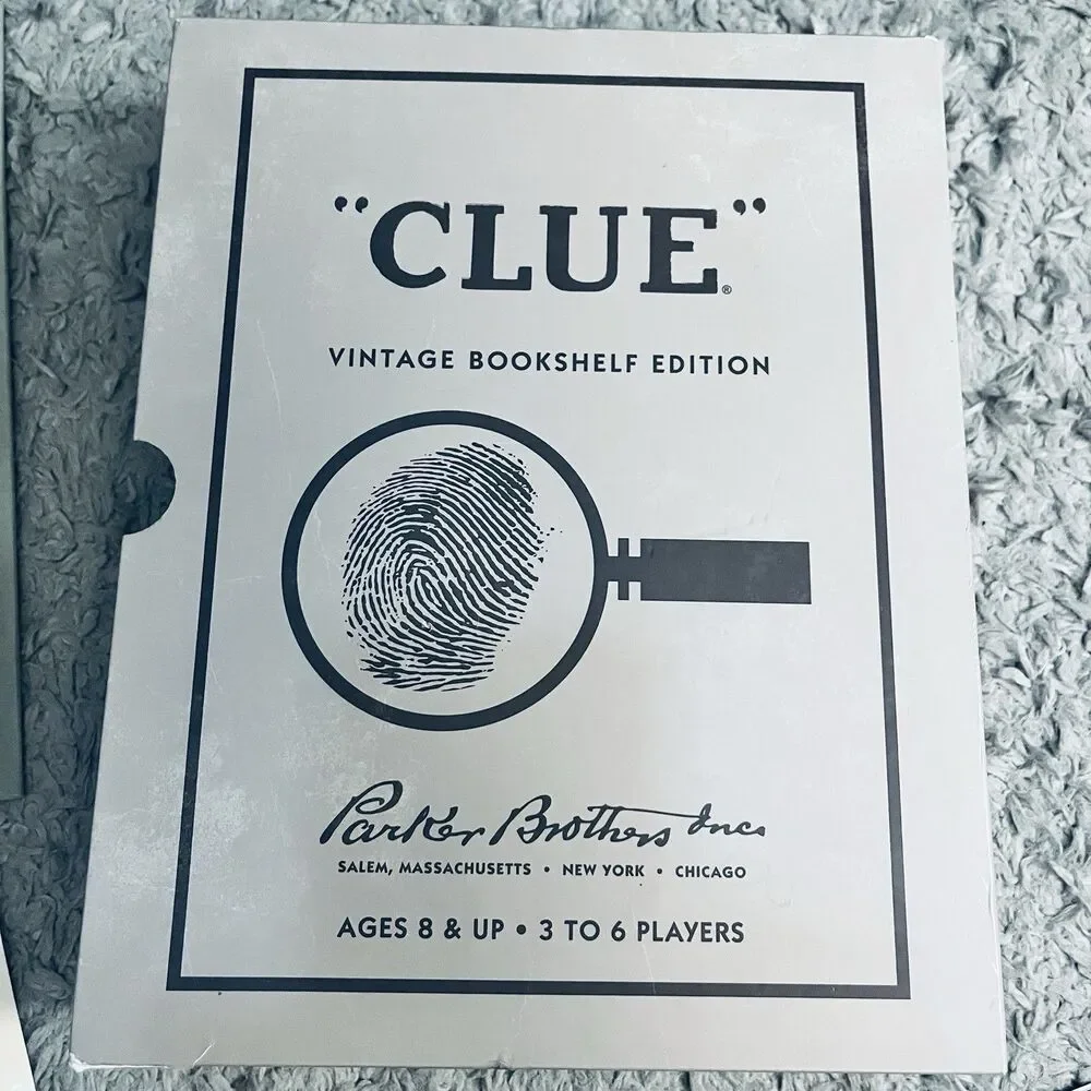 CLUE Vintage Bookshelf Edition Family Board Game